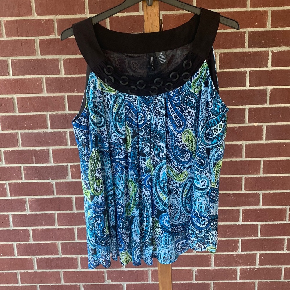 EUC - New Directions Decorative Tank - Size: 1X